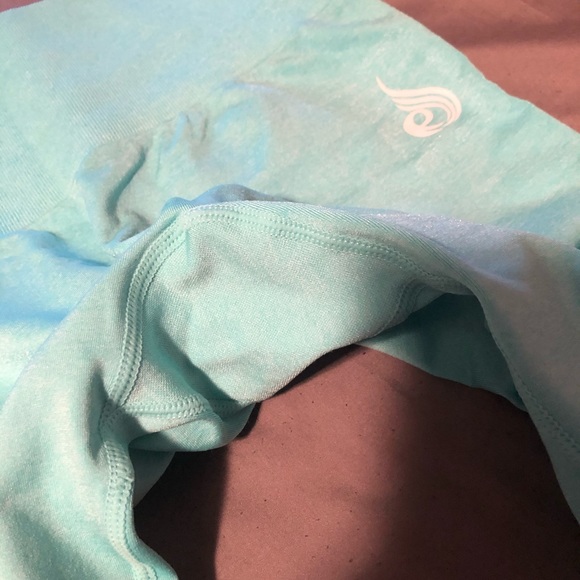 NWOT RYDERWEAR AQUA SEAMLESS LEGGINGS - Picture 4 of 6